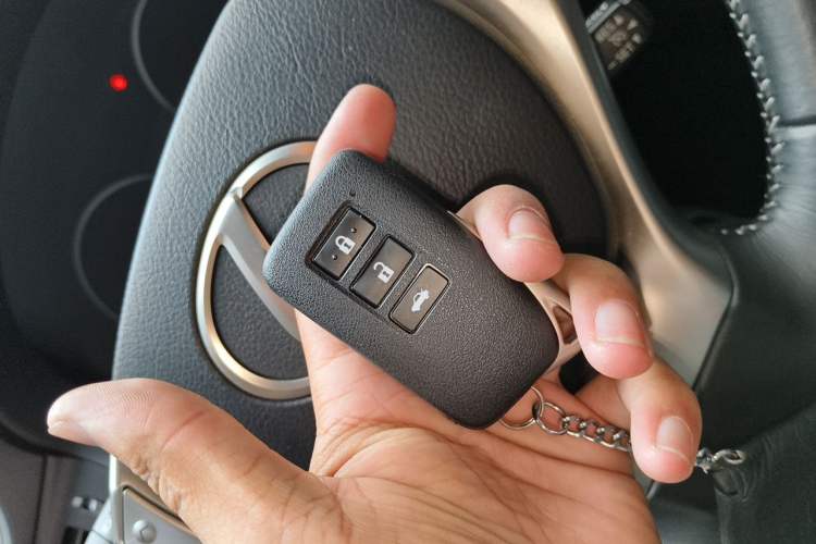 Used Lexus ES 2014 300h Elite Edition Vehicle Key