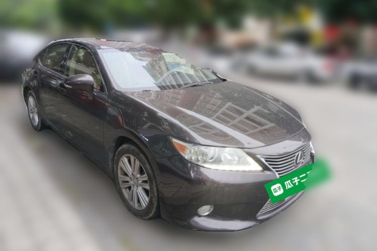 Used Lexus ES 2014 250 Elite Edition Front Right 45 Deg