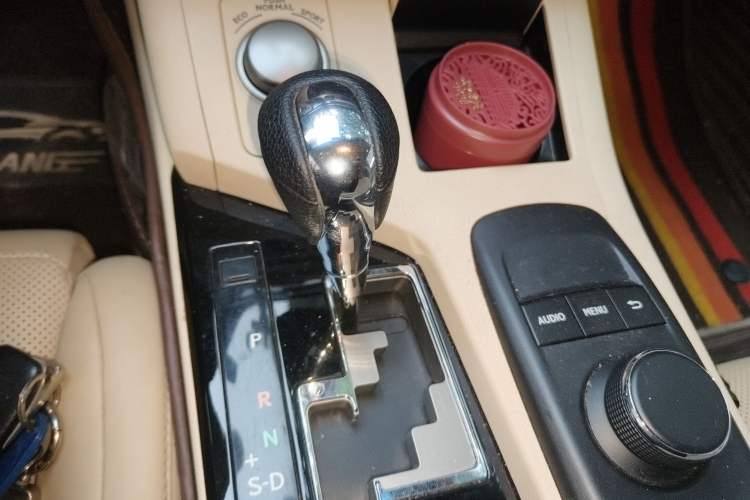 Used Lexus ES 2014 250 Elite Edition Gear Lever