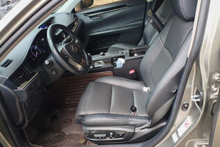 Used Lexus ES 2014 300h Comfort Edition Left Front Seat