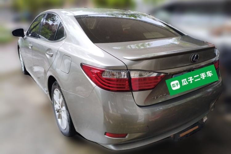Used Lexus ES 2014 300h Comfort Edition Rear Left 45 Deg