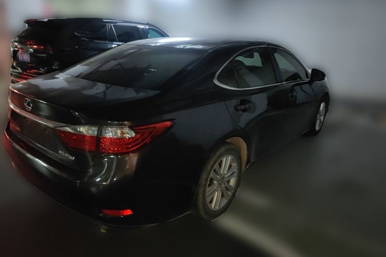 Used Lexus ES 2014 250 Elite Edition Rear Right 45 Deg