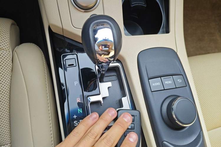 Used Lexus ES 2014 250 Elite Edition Gear Lever