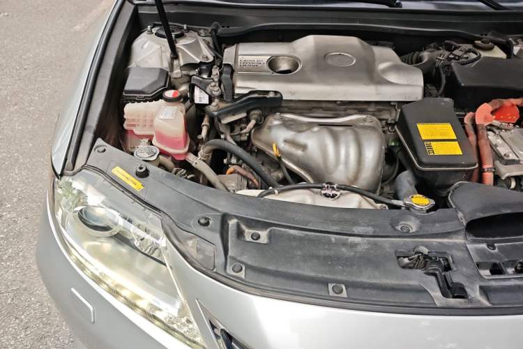 Used Lexus ES 2014 300h Luxury Edition Engine Bay Right
