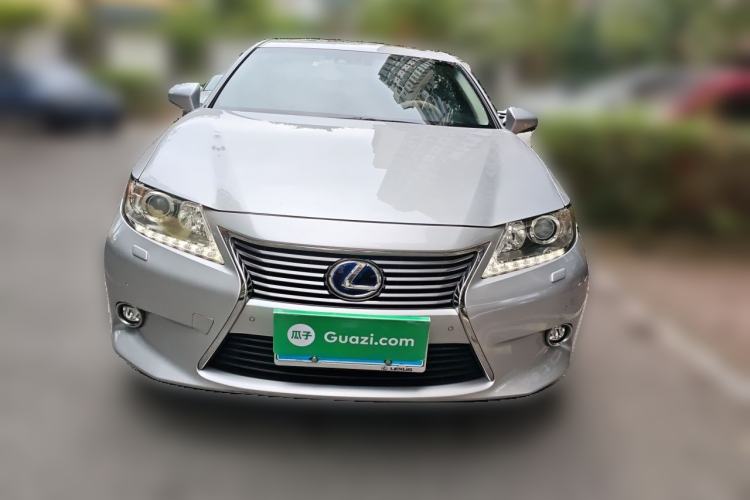 Used Lexus ES 2014 300h Luxury Edition Front