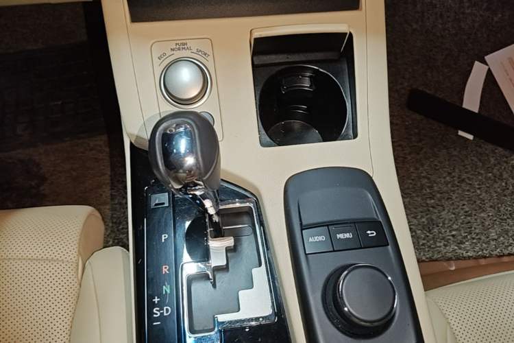 Used Lexus ES 2014 250 Elite Edition Gear Lever