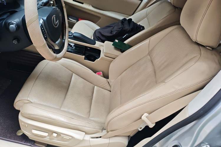 Used Lexus ES 2014 300h Luxury Edition Left Front Seat