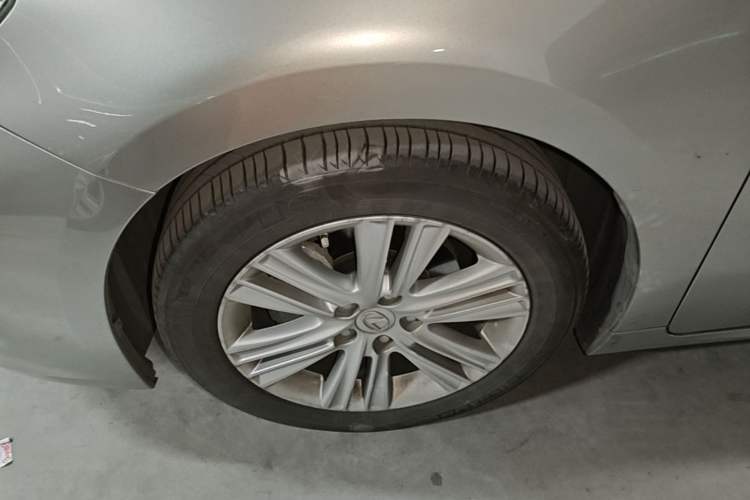 Used Lexus ES 2014 250 Elite Edition Left Front Wheel Hub