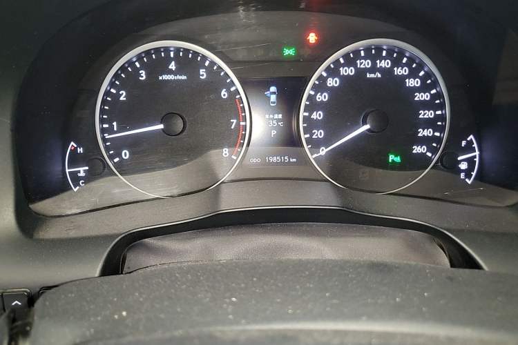 Used Lexus ES 2014 250 Elite Edition Odometer Close Up