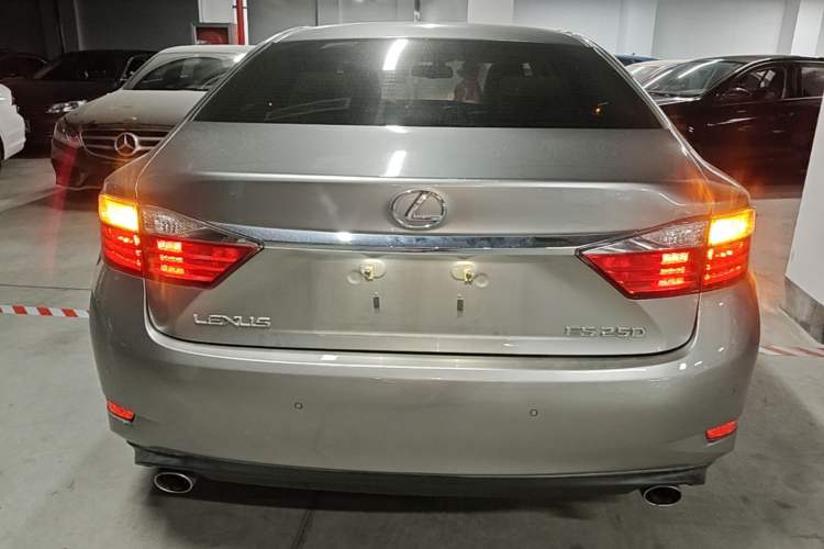 Used Lexus ES 2014 250 Elite Edition Rear