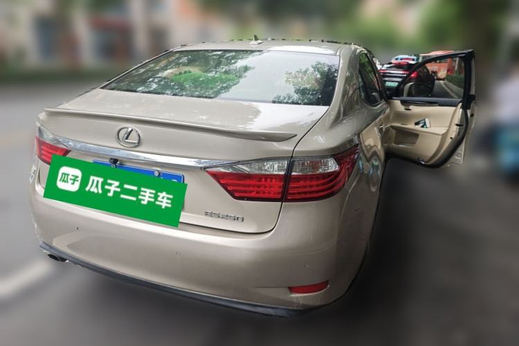 Used Lexus ES 2014 250 Elite Edition Rear Right 45 Deg