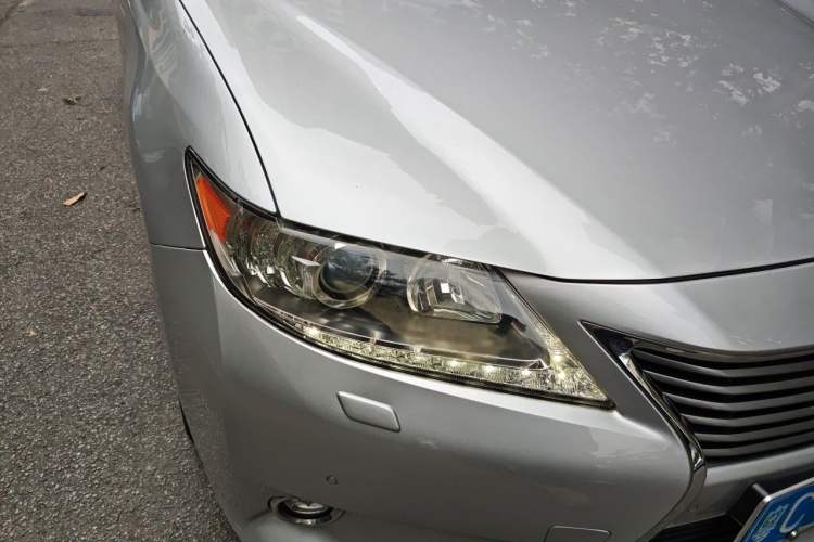 Used Lexus ES 2014 300h Luxury Edition Right Front Headlight
