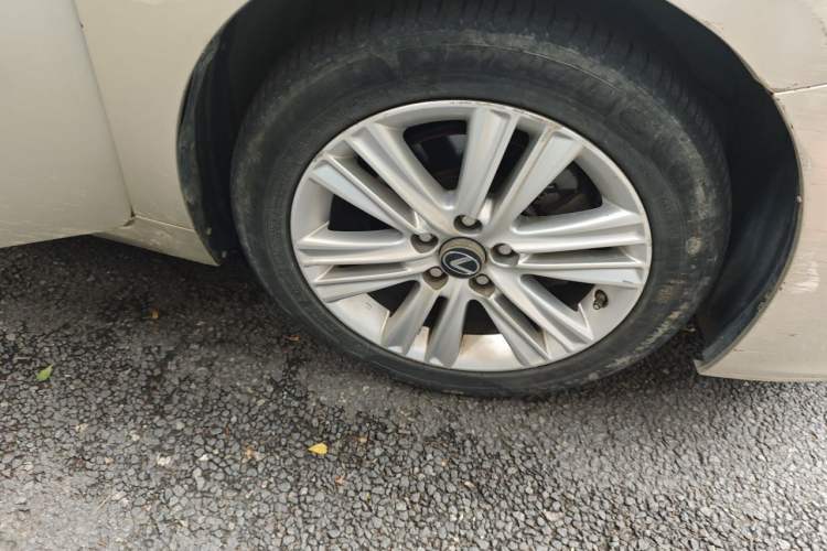 Used Lexus ES 2014 250 Elite Edition Right Front Wheel Hub