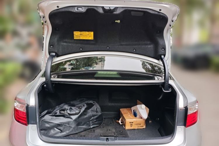 Used Lexus ES 2014 300h Luxury Edition Trunk