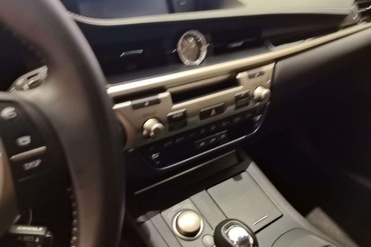 Used Lexus ES 2014 250 Elite Edition Audio And AC Panel