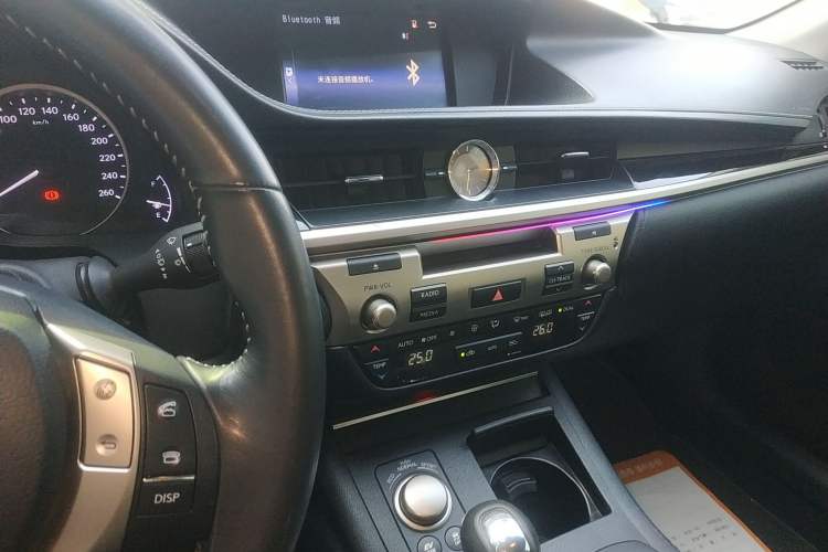 Used Lexus ES 2014 300h Elite Edition Audio And AC Panel