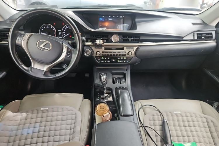 Used Lexus ES 2014 250 Elite Edition Center Console