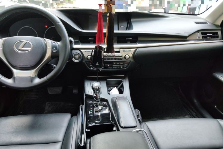 Used Lexus ES 2014 250 Elite Edition Center Console