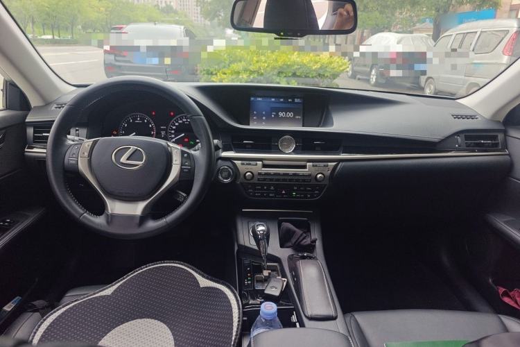 Used Lexus ES 2014 250 Elite Edition Center Console