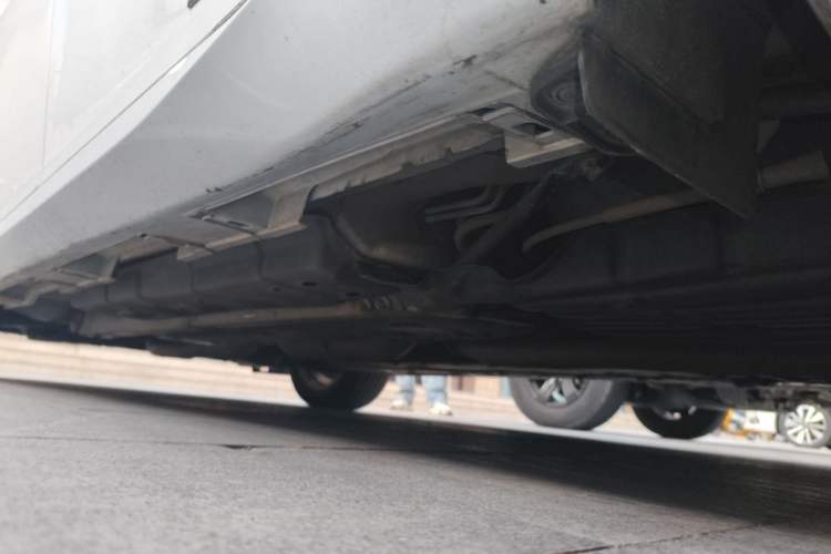 Used Lexus ES 2014 300h Elite Edition Chassis Rear Left
