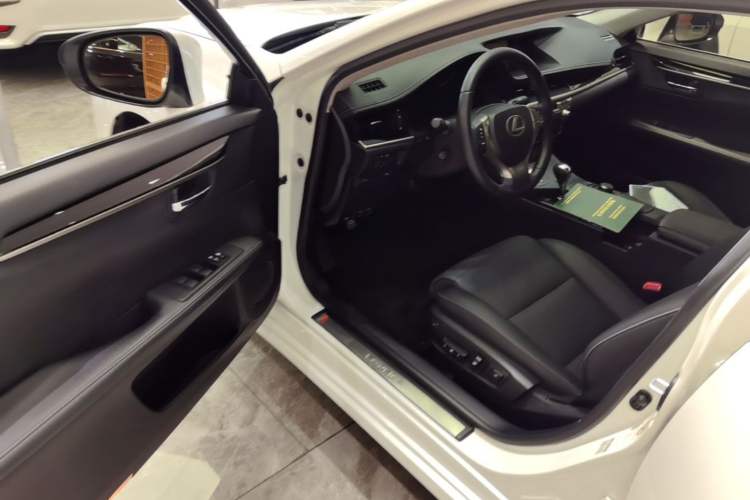 Used Lexus ES 2014 250 Elite Edition Driver Seat