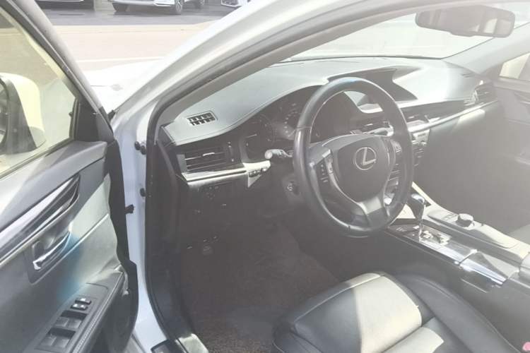 Used Lexus ES 2014 250 Elite Edition Driver Seat