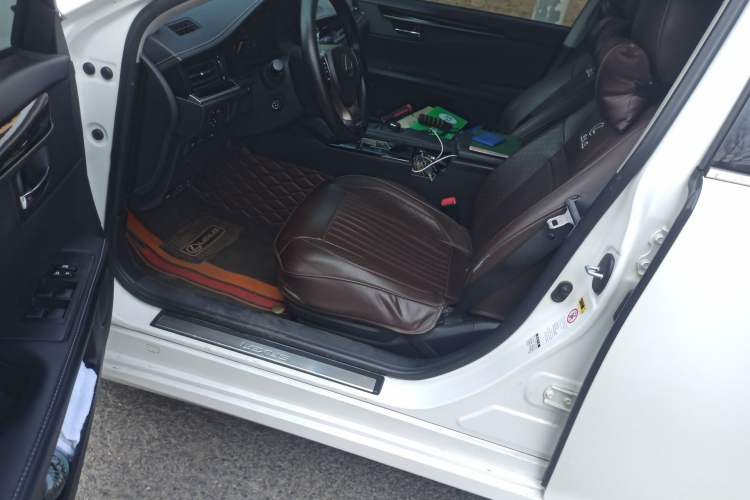 Used Lexus ES 2014 250 Comfort Edition Driver Seat