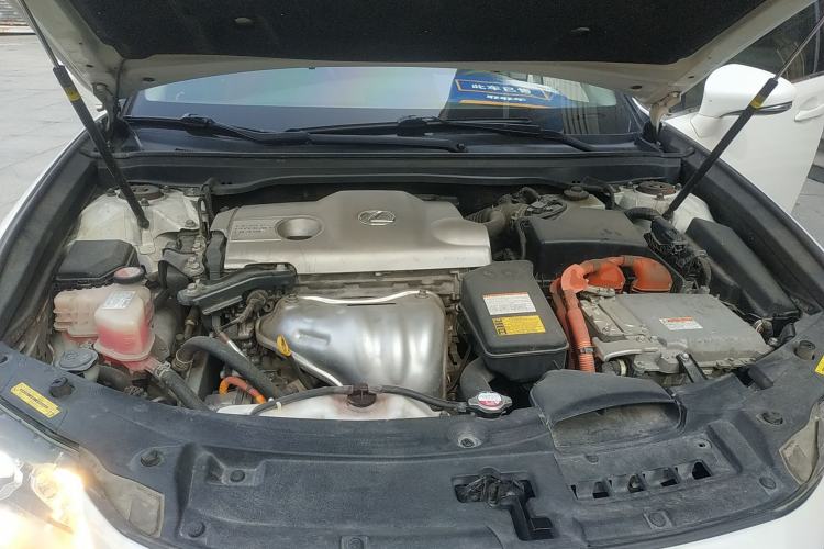 Used Lexus ES 2014 300h Elite Edition Engine Bay