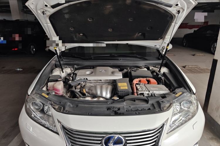 Used Lexus ES 2014 300h Elite Edition Engine Bay