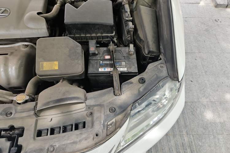Used Lexus ES 2014 250 Elite Edition Engine Bay Left