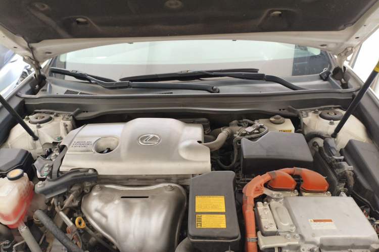 Used Lexus ES 2014 300h Luxury Edition Engine Bay Left