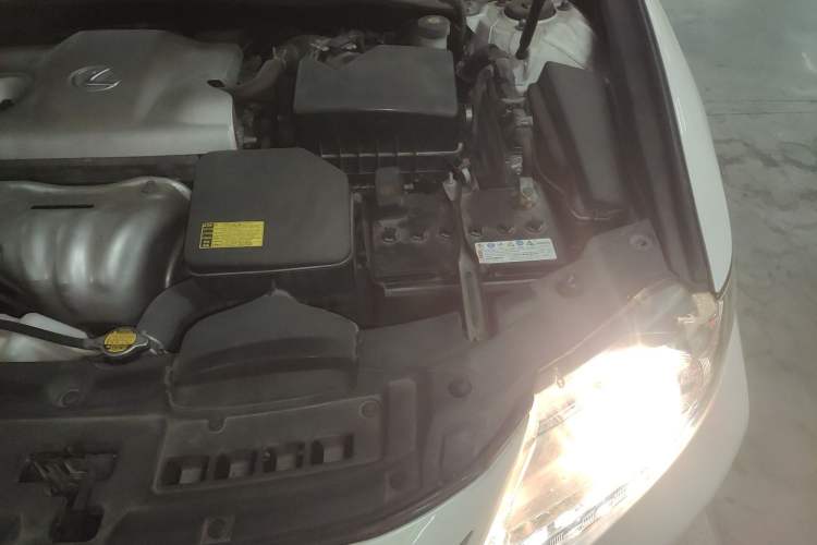 Used Lexus ES 2014 250 Elite Edition Engine Bay Left