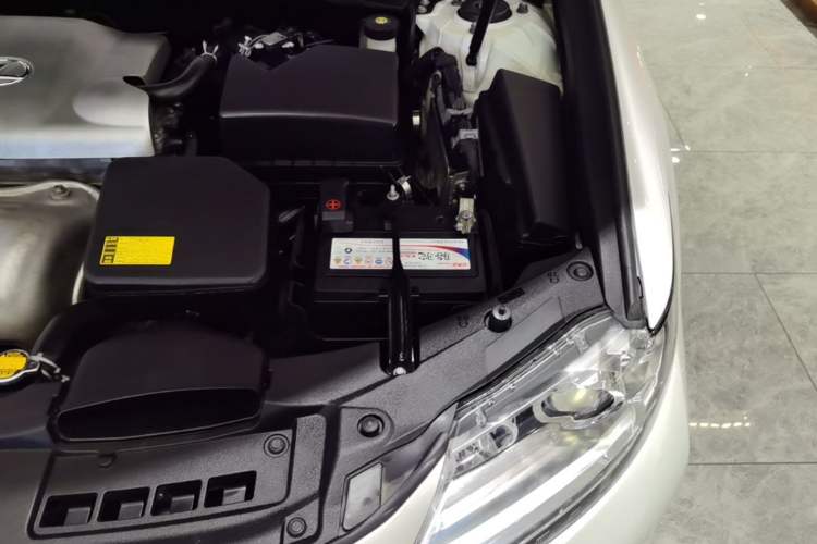 Used Lexus ES 2014 250 Elite Edition Engine Bay Left