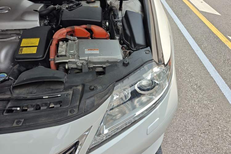 Used Lexus ES 2014 300h Comfort Edition Engine Bay Left