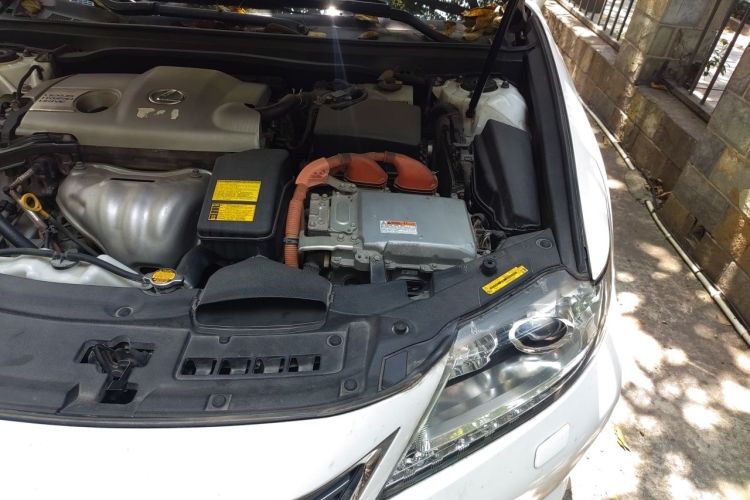Used Lexus ES 2014 300h Elite Edition Engine Bay Left