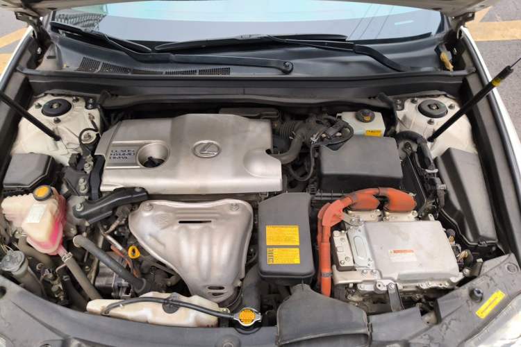 Used Lexus ES 2014 300h Elite Edition Engine Bay Left