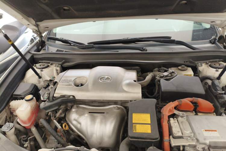 Used Lexus ES 2014 300h Luxury Edition Engine Bay Right