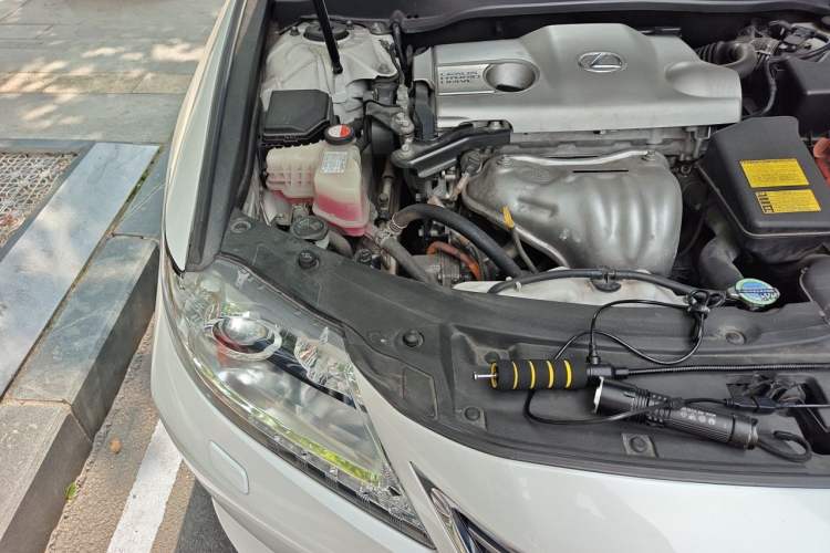 Used Lexus ES 2014 300h Comfort Edition Engine Bay Right