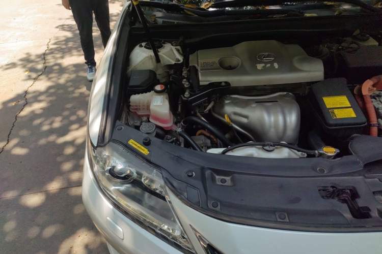 Used Lexus ES 2014 300h Elite Edition Engine Bay Right
