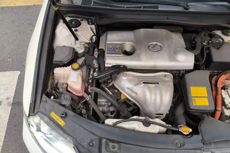 Used Lexus ES 2014 300h Elite Edition Engine Bay Right