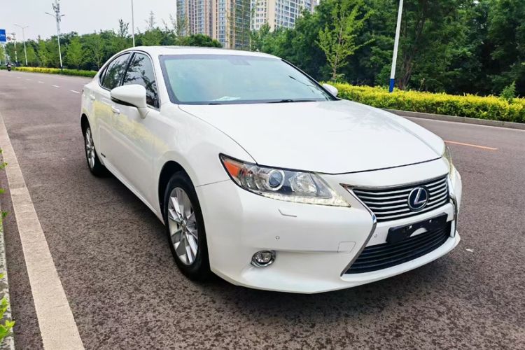 Used Lexus ES 2014 300h Elite Edition Exterior 2