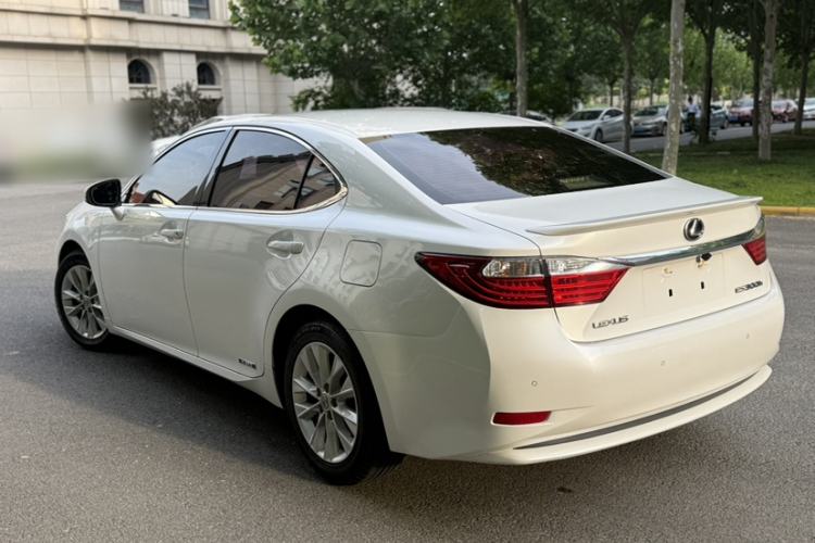 Used Lexus ES 2014 300h Elite Edition Exterior 2