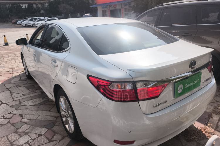 Used Lexus ES 2014 300h Elite Edition Exterior 2
