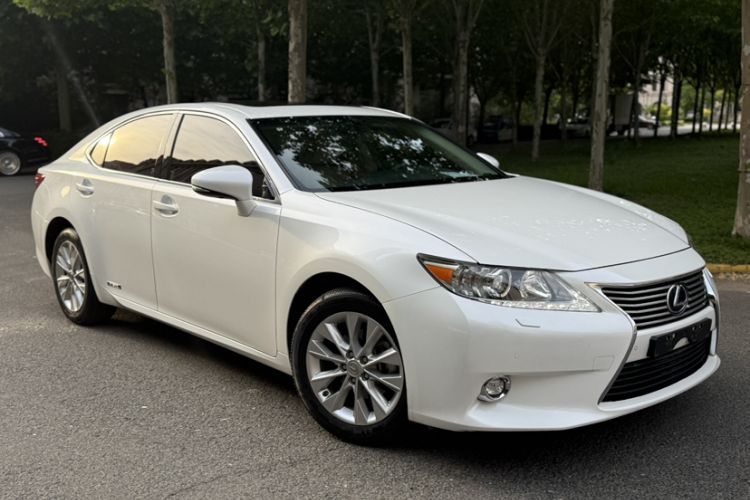 Used Lexus ES 2014 300h Elite Edition Exterior 3