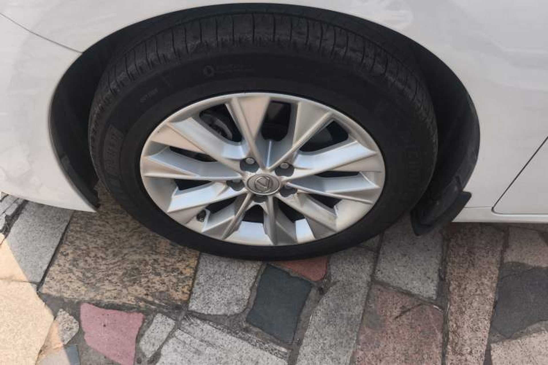Used Lexus ES 2014 300h Elite Edition Exterior 4