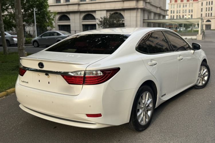 Used Lexus ES 2014 300h Elite Edition Exterior 5
