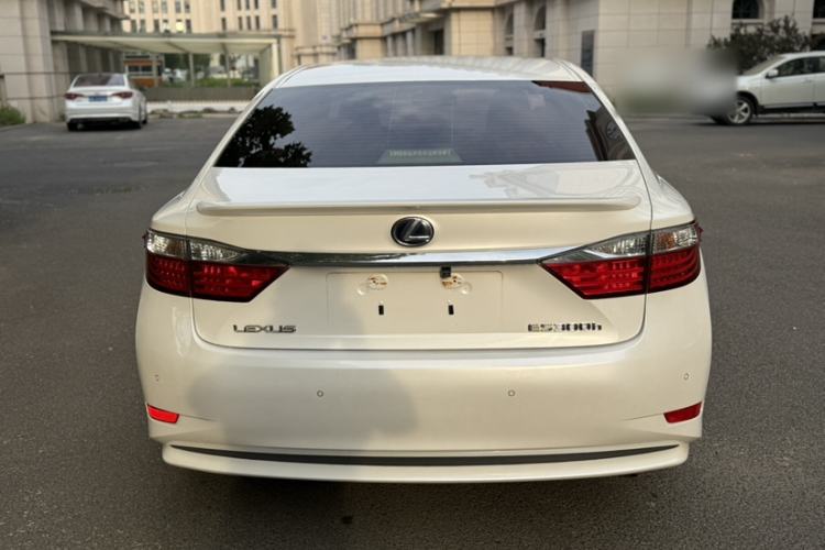 Used Lexus ES 2014 300h Elite Edition Exterior 6