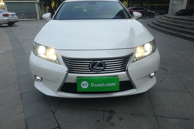 Used Lexus ES 2014 300h Elite Edition Front