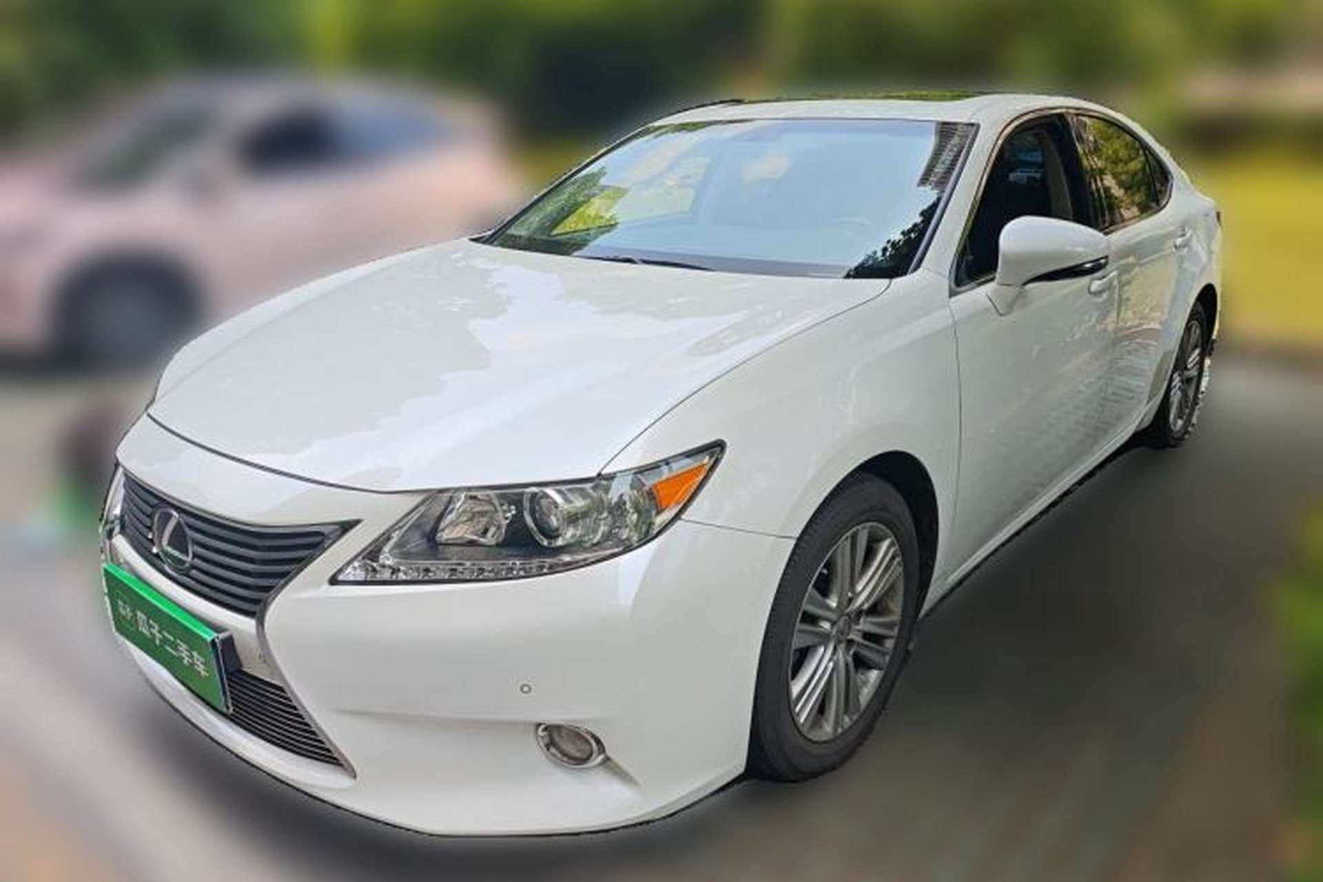 Used Lexus ES 2014 250 Elite Edition Front Left 45 Deg