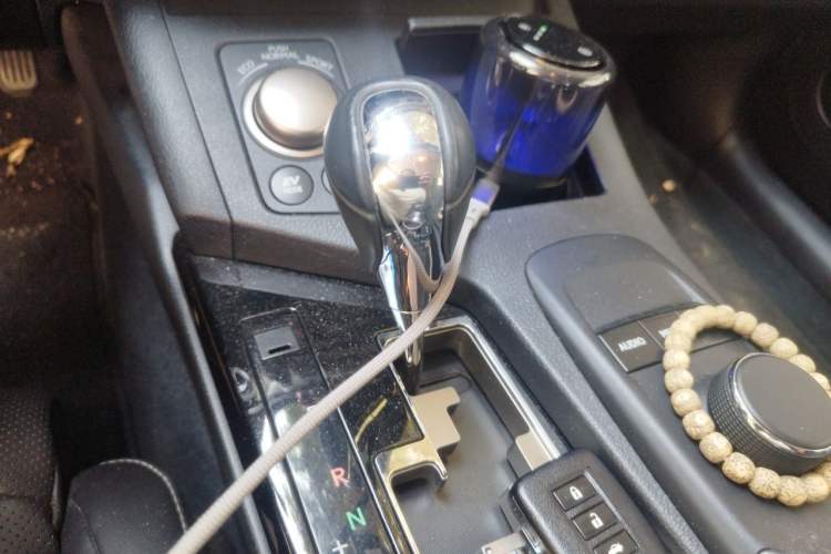 Used Lexus ES 2014 300h Elite Edition Gear Lever